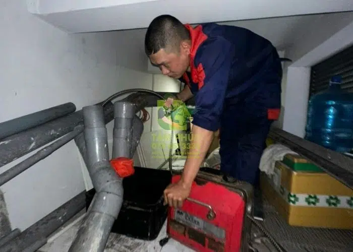 Hút hầm cầu thông công nghẹt Bảo Lâm giá rẻ có mặt sau 15 phút khắc phục nhanh mọi sự cố tắc nghẽn